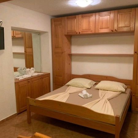 Lovely Studio Apartments Mali Raj Orsera Esterno foto