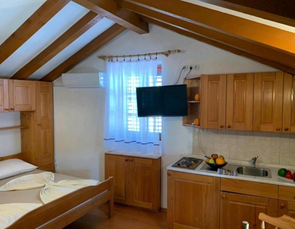 Lovely Studio Apartments Mali Raj Orsera Esterno foto