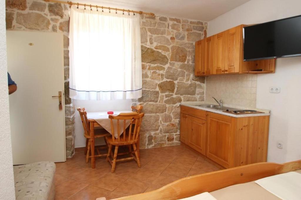 Lovely Studio Apartments Mali Raj Orsera Esterno foto