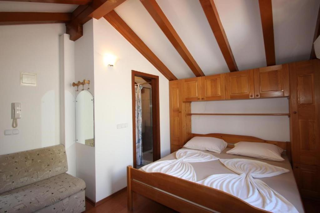 Lovely Studio Apartments Mali Raj Orsera Esterno foto